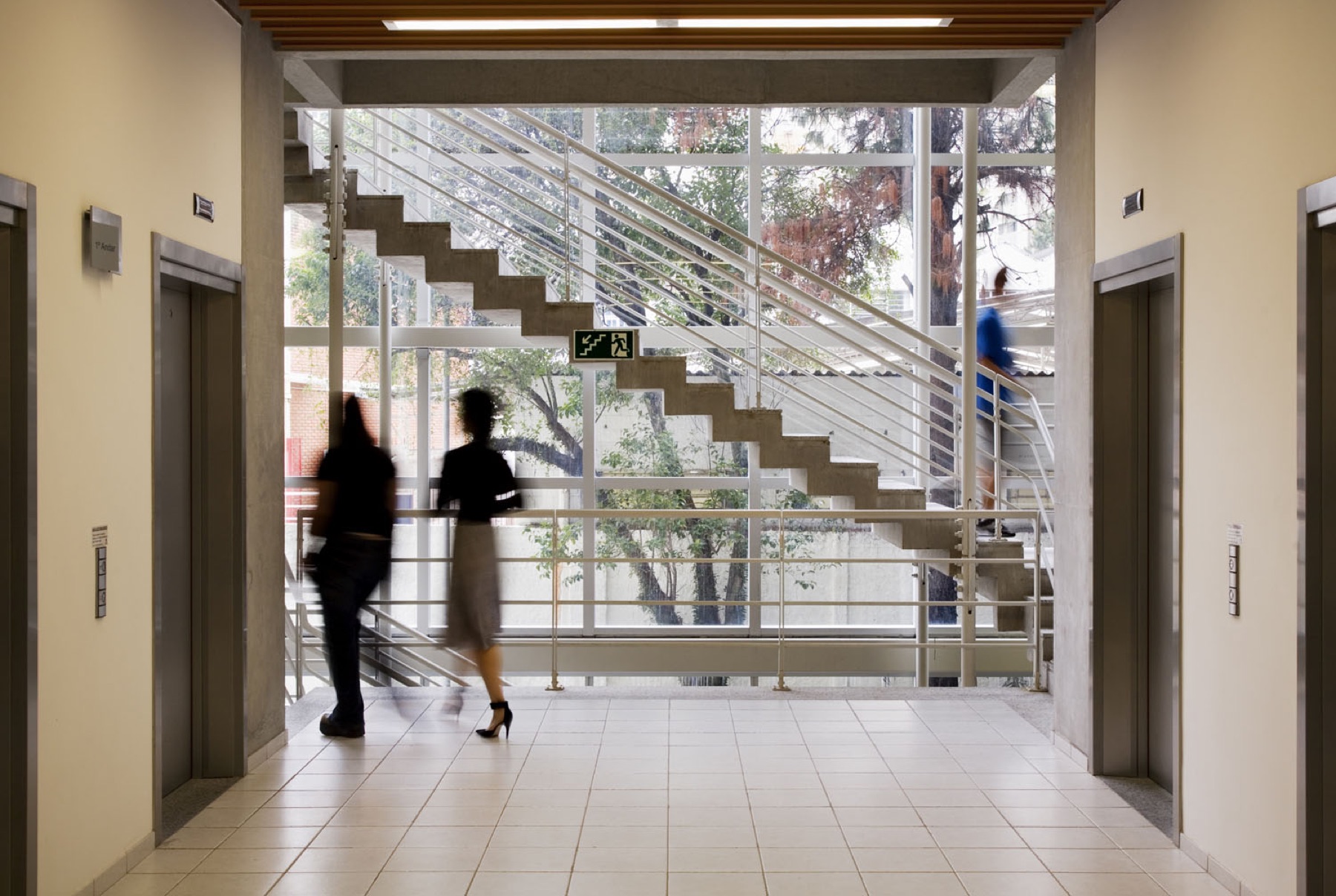 Interior do edifício do campus Mackenzie